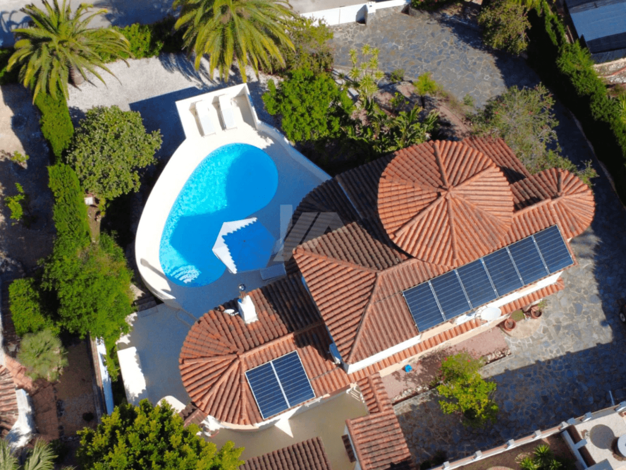 Villa Mediterránea Renovada con Encanto Ibicenco en Benitachell.